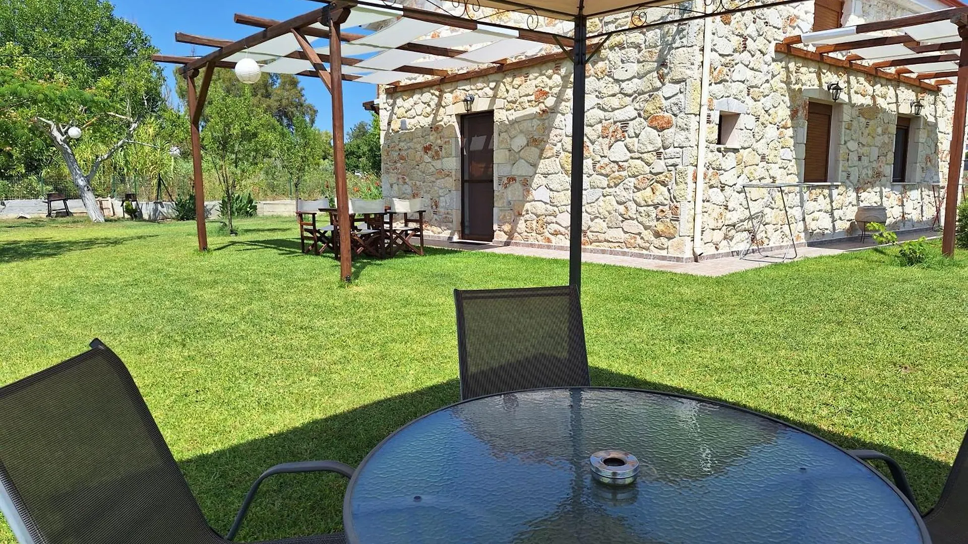 To Petrino Spiti Apartment Possidi Greece