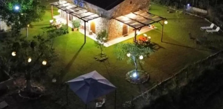To Petrino Spiti Apartment Possidi