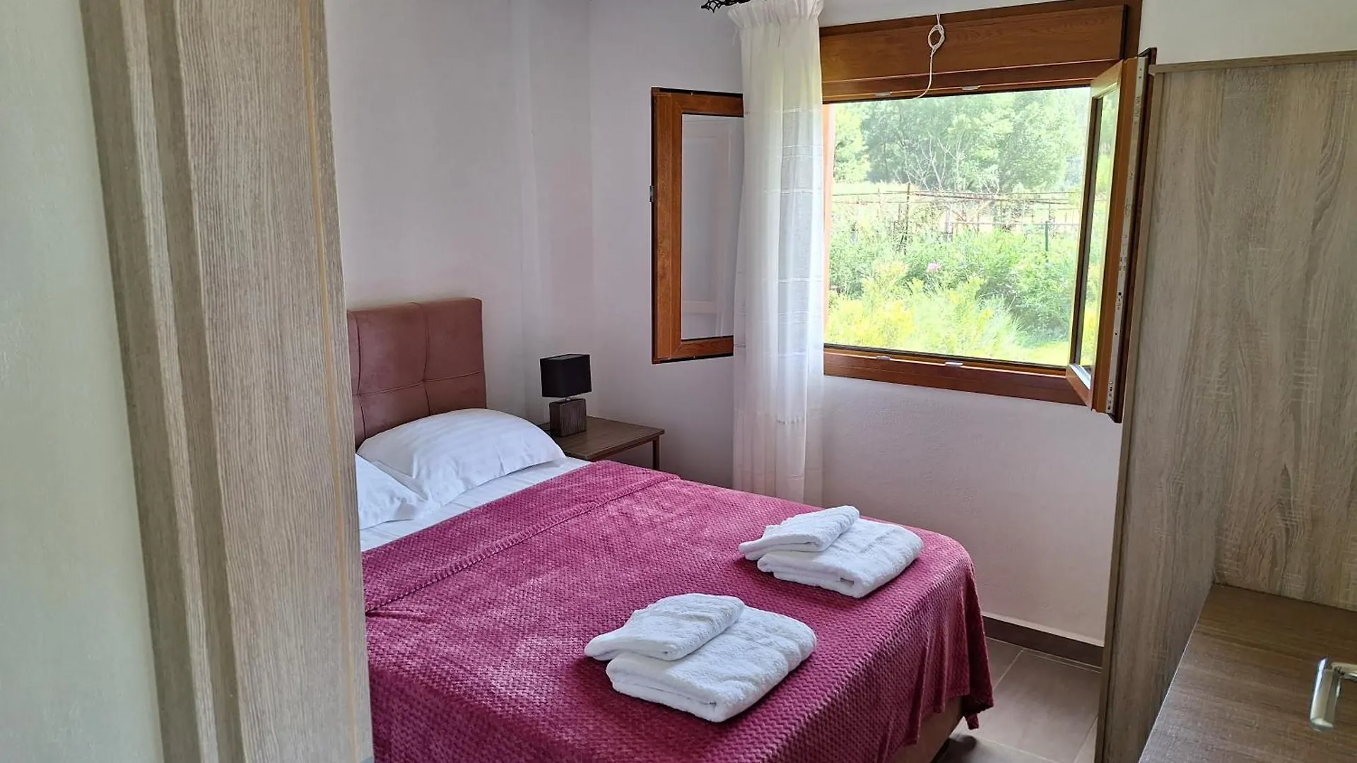 To Petrino Spiti Apartment Possidi