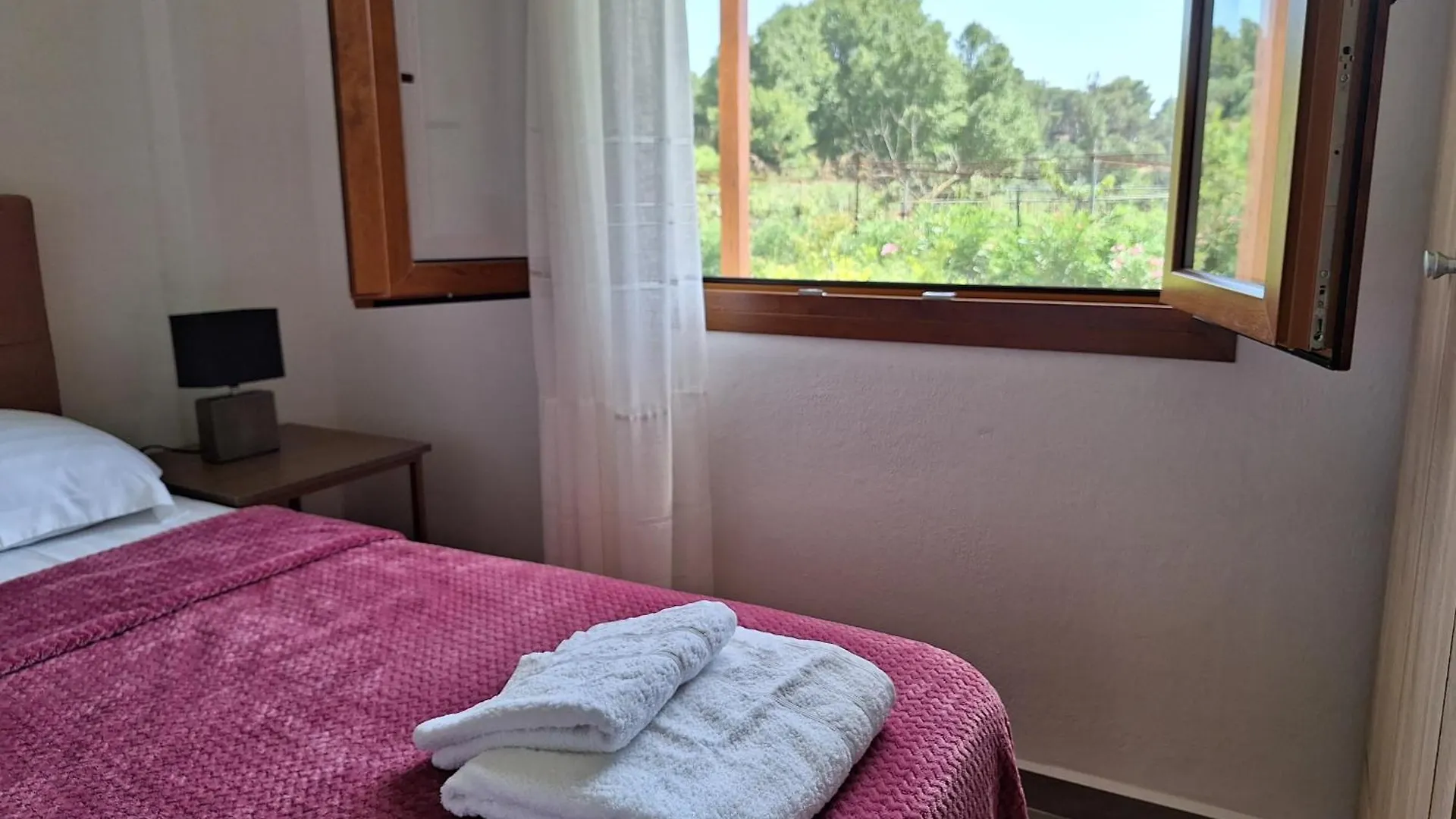 To Petrino Spiti Apartment Possidi