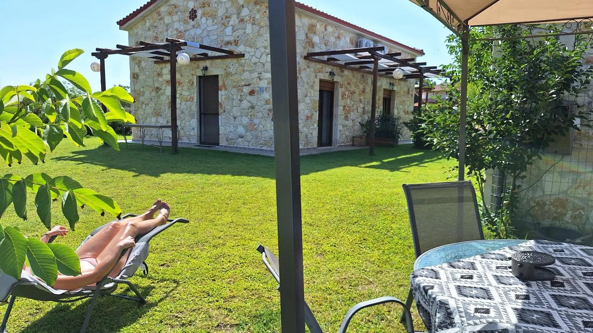 To Petrino Spiti Apartment Possidi
